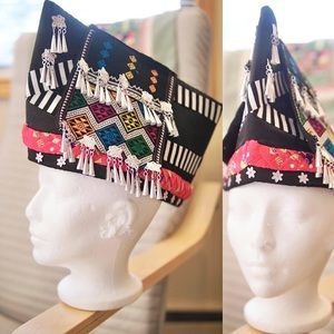 Hmong hat size 23